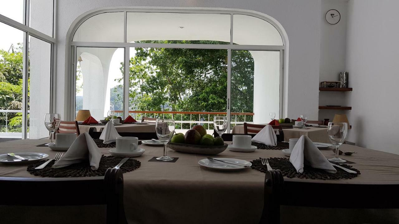 Regent Lodge Hotel & Villa Канди Экстерьер фото